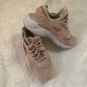 Air Huarache by Nike